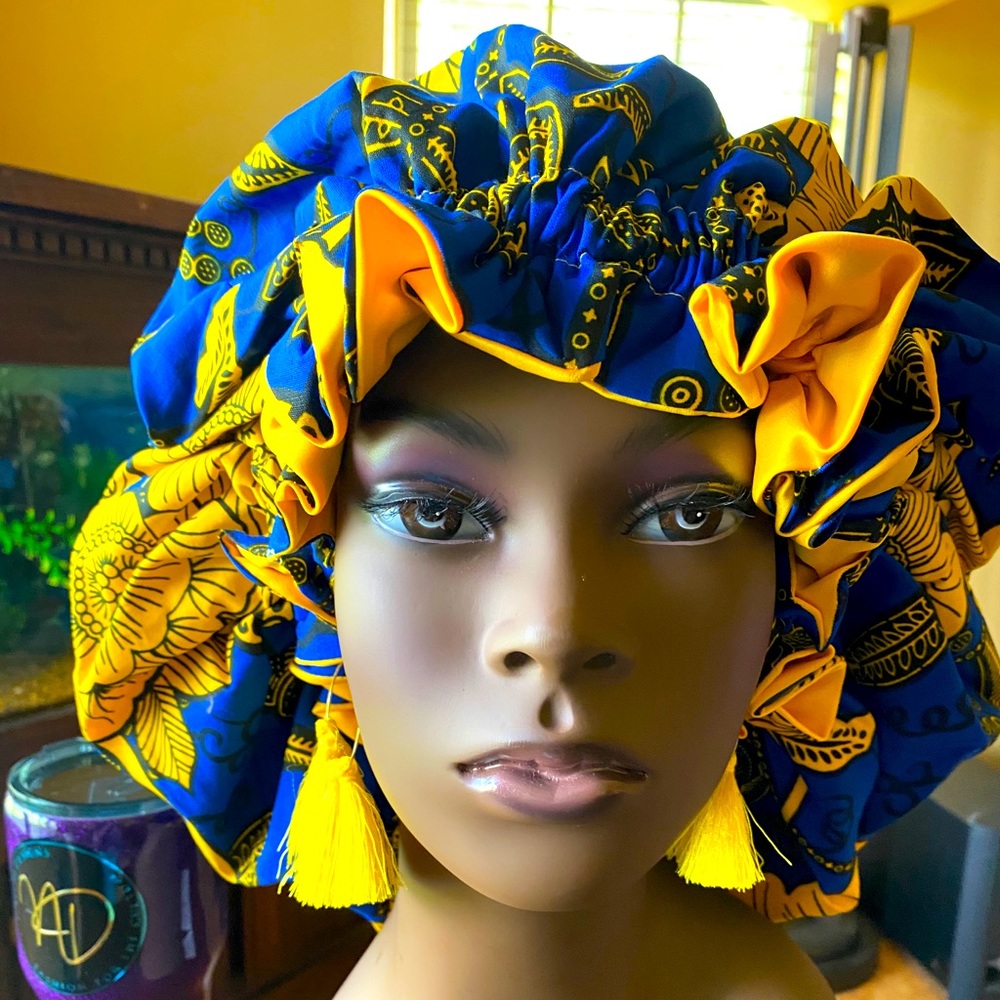 NWOT Oversized Bonnet